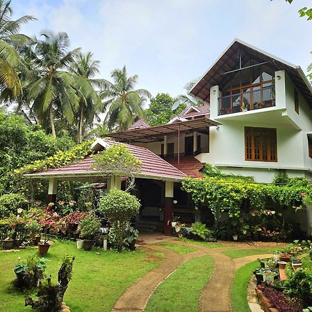 Maleyam Homestay Riverside Кожикоде Экстерьер фото