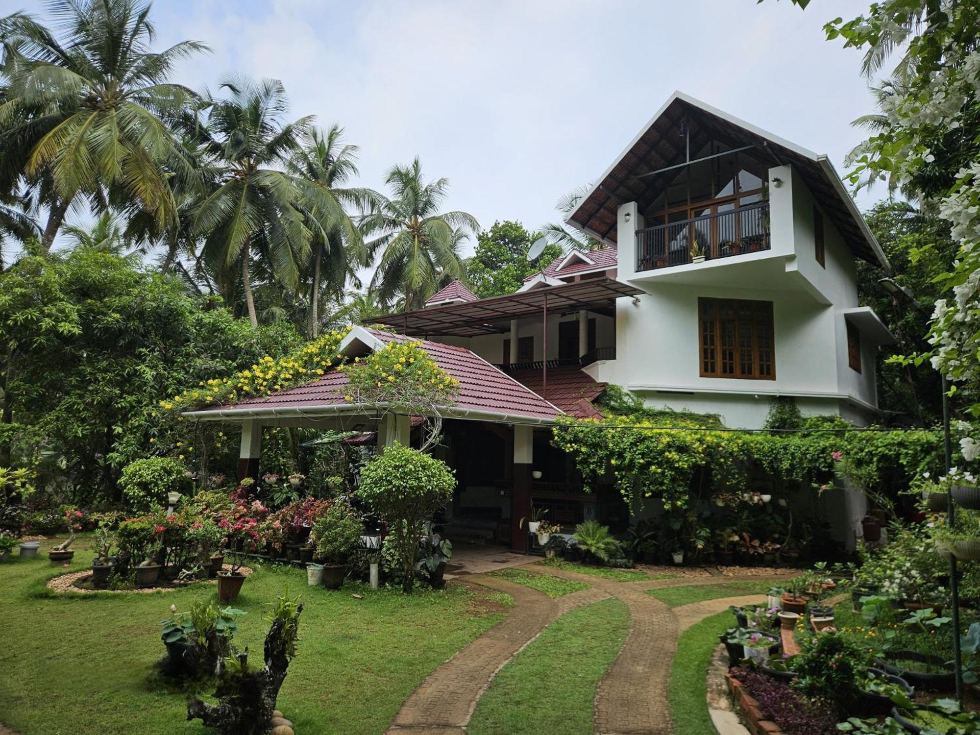 Maleyam Homestay Riverside Кожикоде Экстерьер фото