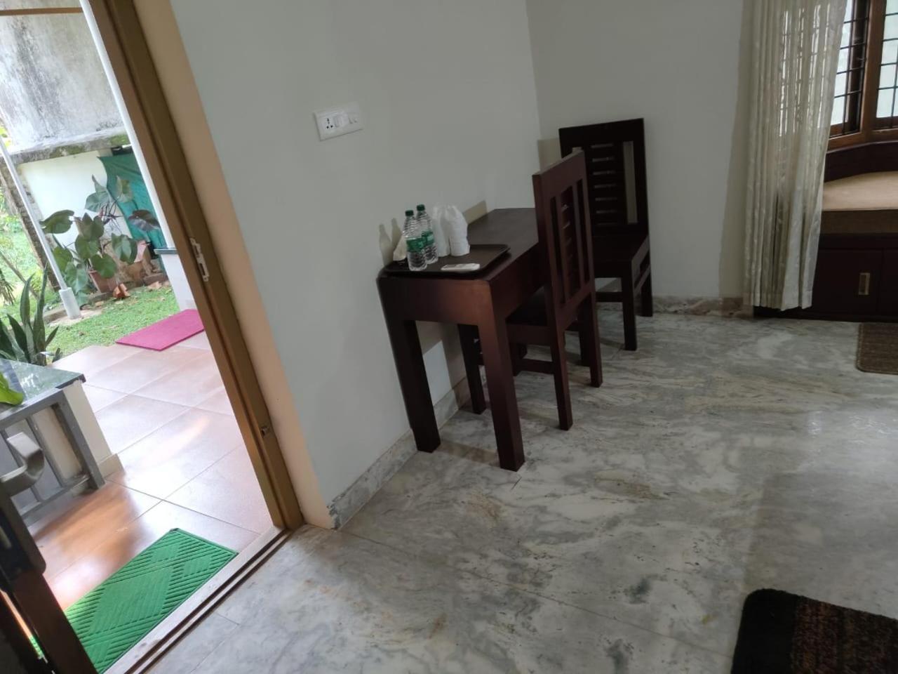 Maleyam Homestay Riverside Кожикоде Экстерьер фото
